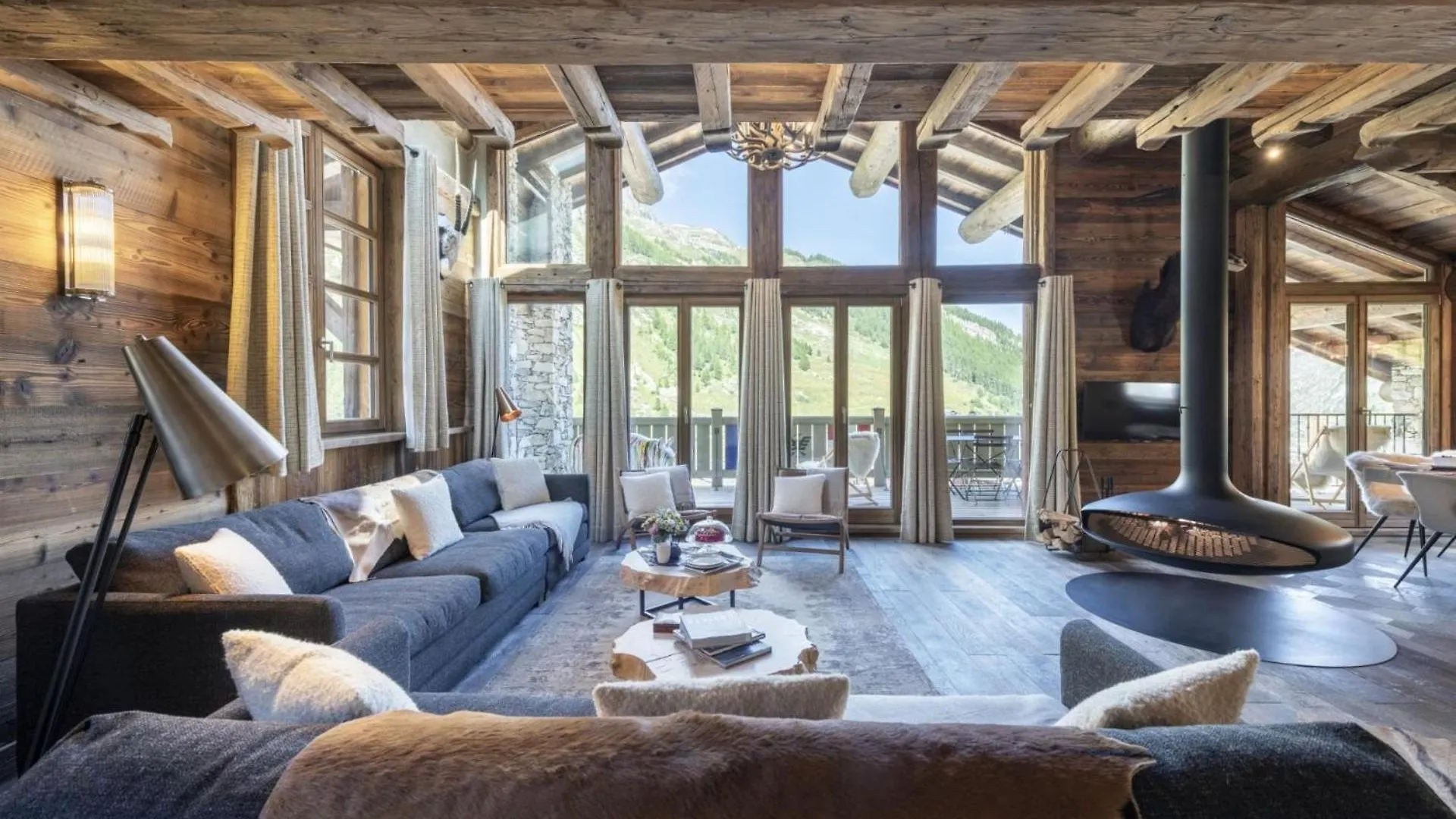 Chalet Ischgl: A Serene Retreat With Spectacular Apartman