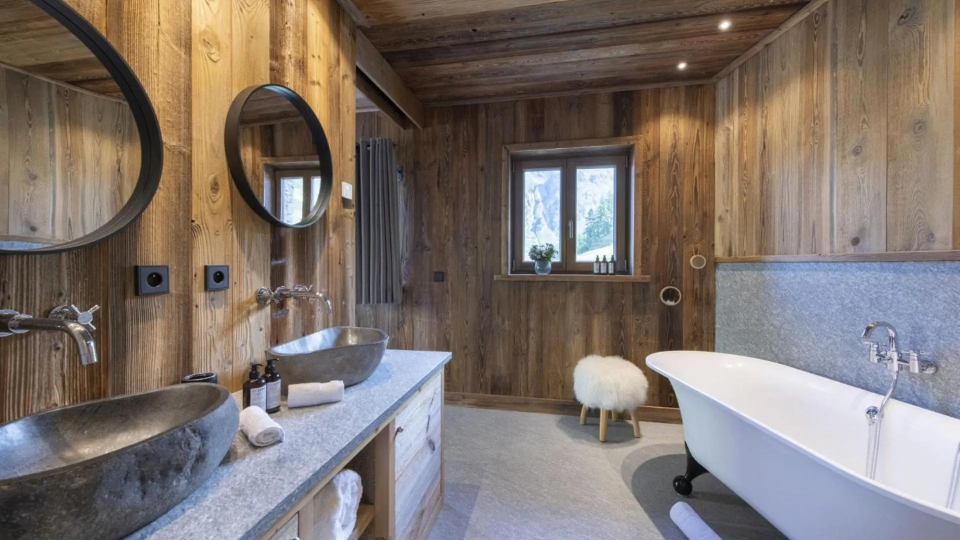 Chalet Ischgl: A Serene Retreat With Spectacular Apartman